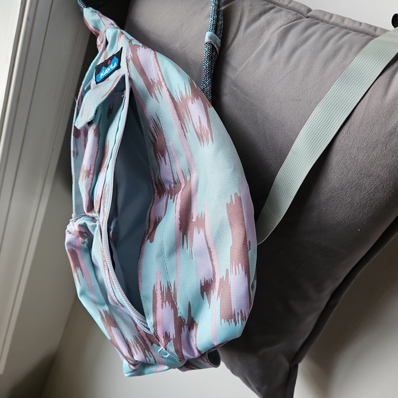 Kavu Mini Rope Sling Bag in Beach Ikat Pattern - Picture 11 of 11